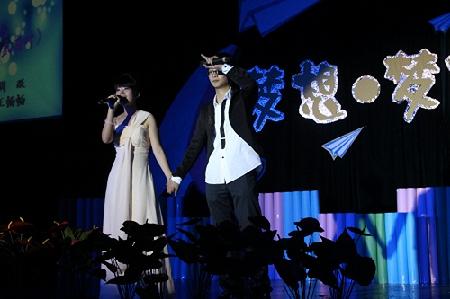 学长学妹携手演绎 学长学妹携手演绎