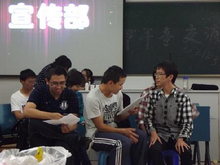 小品表演中 小品表演中