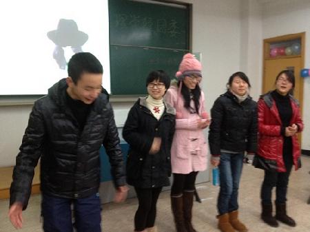 部门表演:四句半 部门表演:四句半