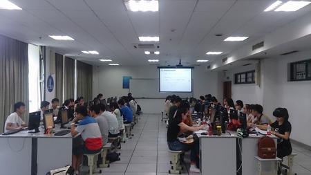 认真的同学们