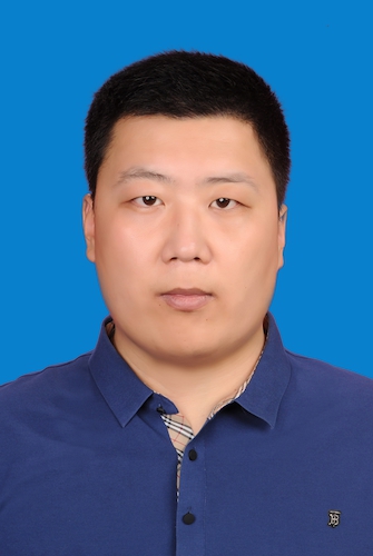 卢晨照片